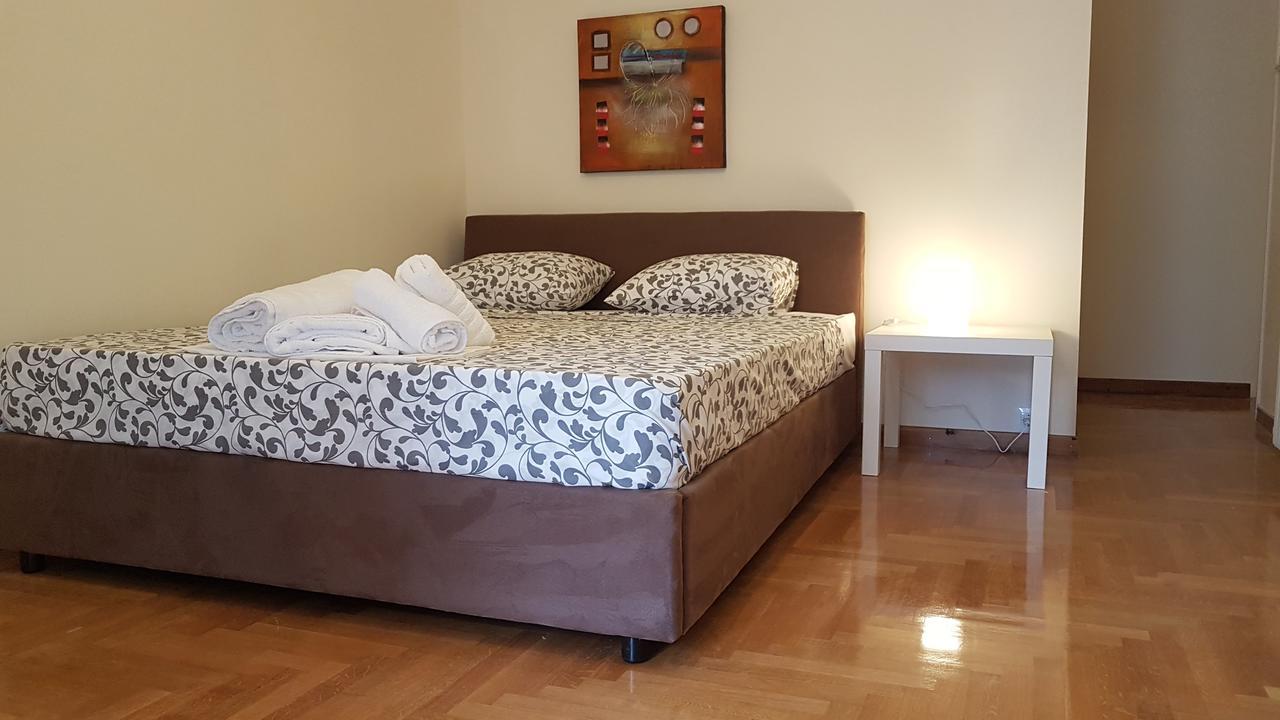 Menta Errathens Apartment - Athens Center, 5 Bd, 2 Bath Екстер'єр фото