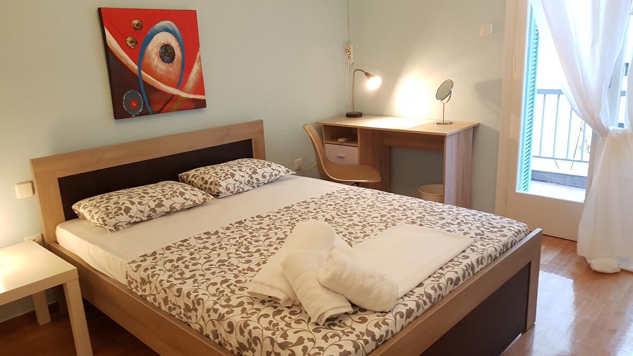 Menta Errathens Apartment - Athens Center, 5 Bd, 2 Bath Екстер'єр фото