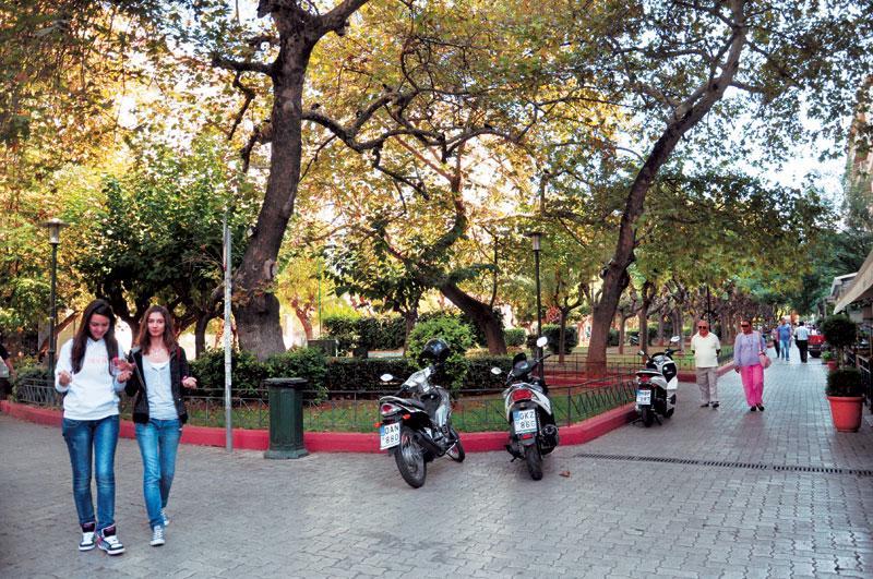 Menta Errathens Apartment - Athens Center, 5 Bd, 2 Bath Екстер'єр фото